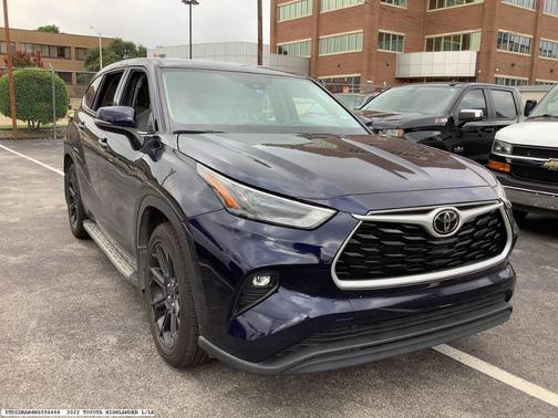 2022 Toyota Highlander LE