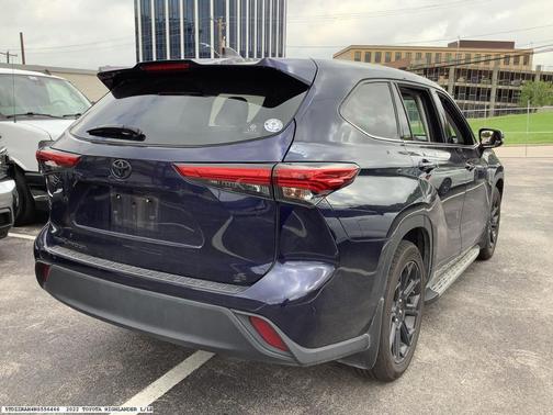 2022 Toyota Highlander LE