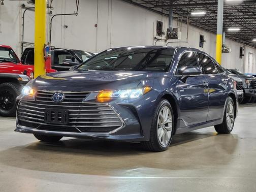2021 Toyota Avalon Hybrid XLE