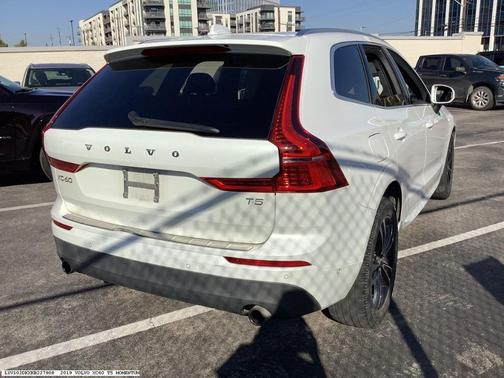 2019 Volvo XC60 T5 Momentum