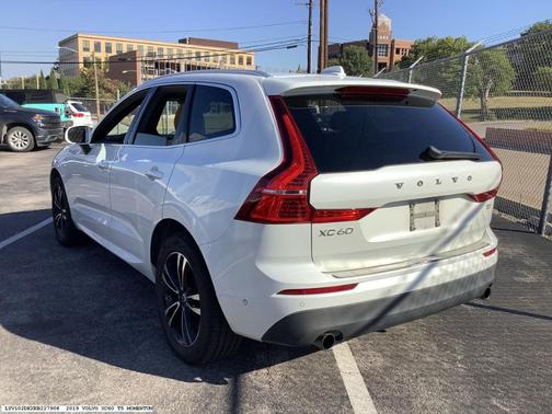 2019 Volvo XC60 T5 Momentum