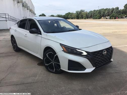 White 2023 Nissan Altima 2.5 SR