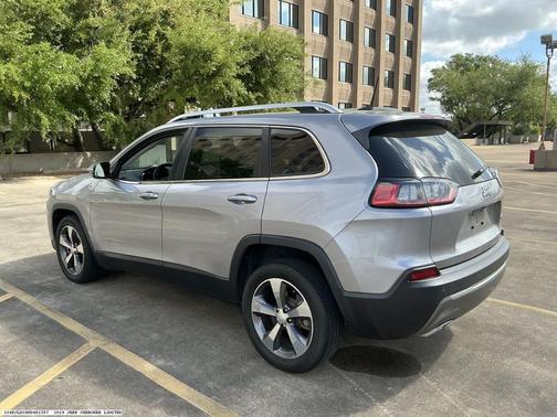 Silver 2019 Jeep Cherokee Limited