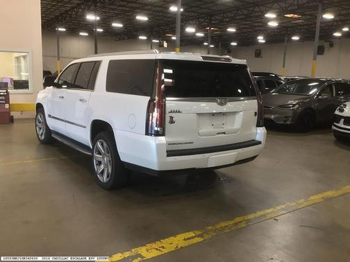2016 Cadillac Escalade ESV Luxury