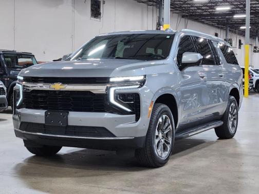 2025 Chevrolet Suburban LS