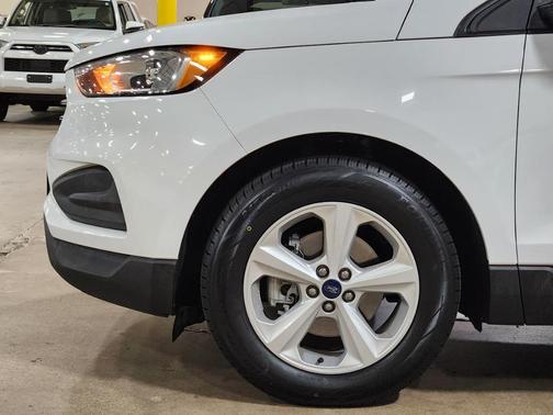 2020 Ford Edge SE