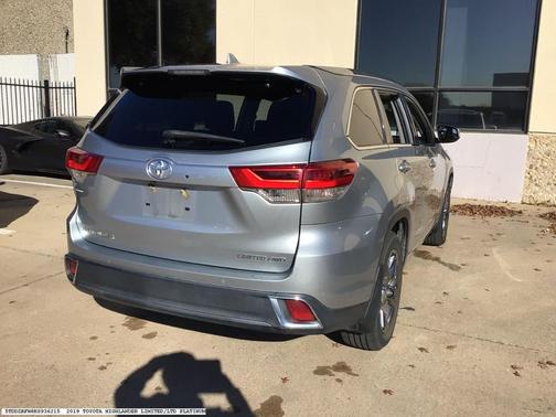 2019 Toyota Highlander Limited Platinum