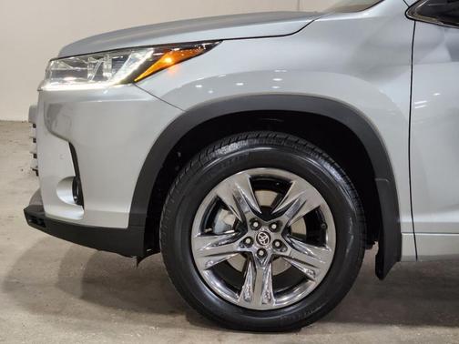 2019 Toyota Highlander Limited Platinum