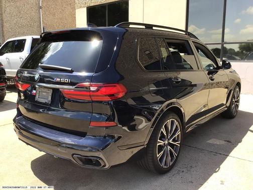 2022 BMW X7 M50i