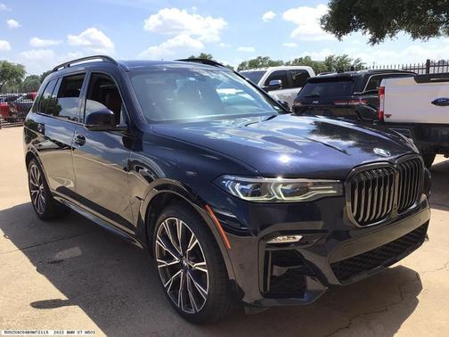 2022 BMW X7 M50i