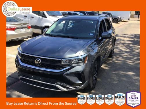 Platinum Gray Metallic 2022 Volkswagen Taos 1.5T SE