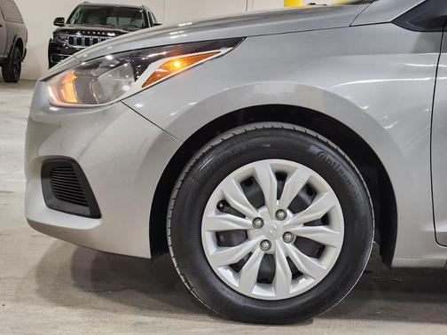 2022 Hyundai Accent SE