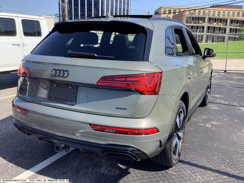 2024 Audi Q5 45 S line quattro Premium