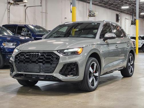 2024 Audi Q5 45 S line quattro Premium