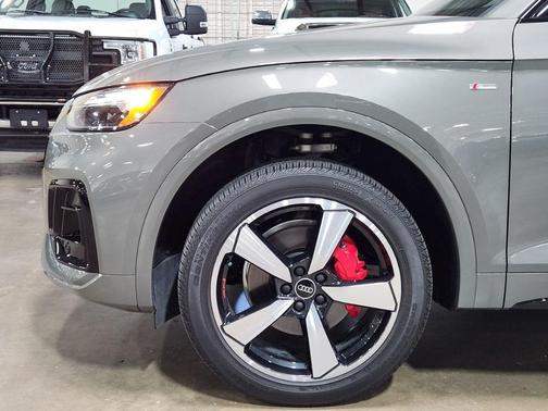 2024 Audi Q5 45 S line quattro Premium
