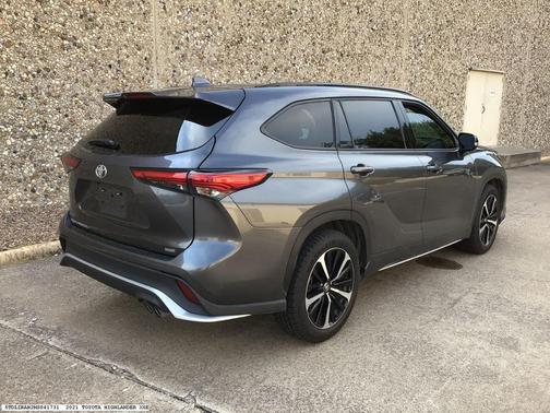 2021 Toyota Highlander XSE