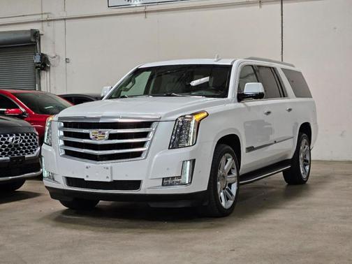 2017 Cadillac Escalade ESV Luxury