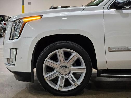 2017 Cadillac Escalade ESV Luxury