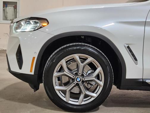 White 2024 BMW X3 xDrive30i