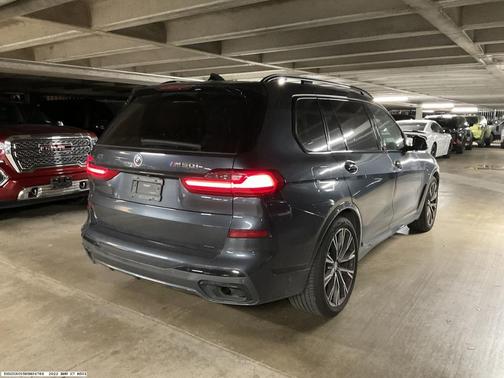 2022 BMW X7 M50i