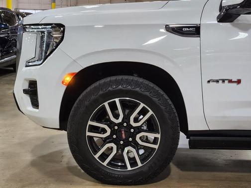 2023 GMC Yukon XL AT4