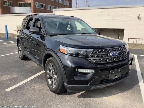 Black 2021 Ford Explorer XLT