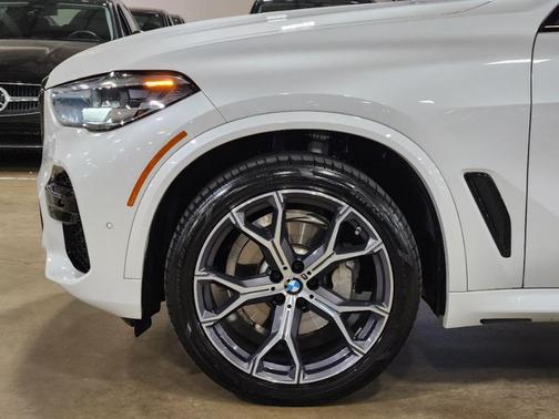 White 2023 BMW X5 sDrive40i