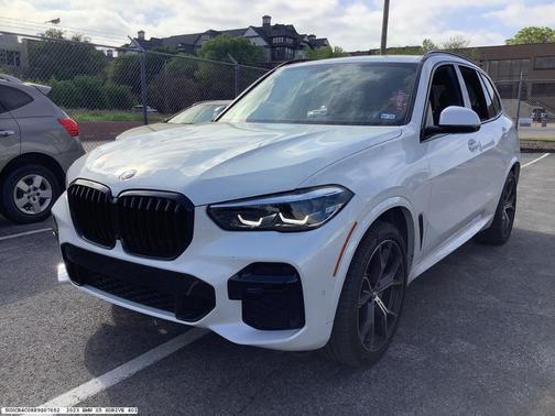 White 2023 BMW X5 sDrive40i