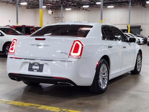 2016 Chrysler 300C Base