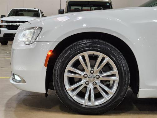 2016 Chrysler 300C Base