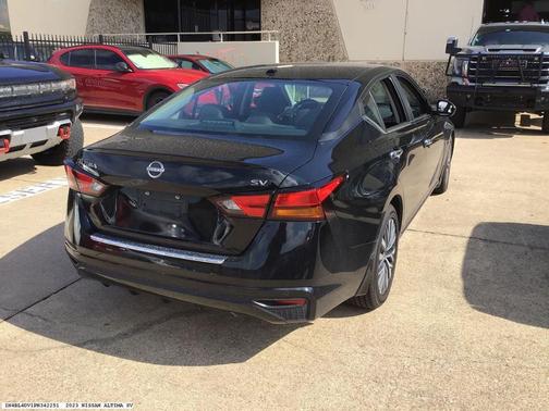 Black 2023 Nissan Altima 2.5 SV