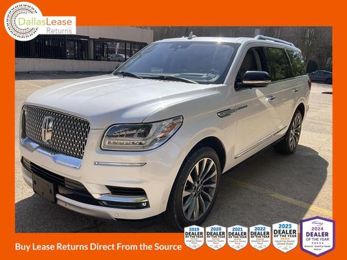 White 2018 Lincoln Navigator Select