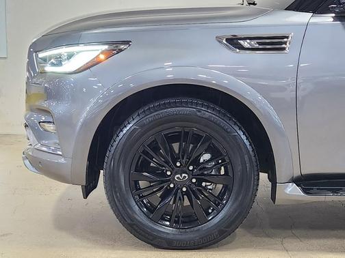 2021 INFINITI QX80 Luxe
