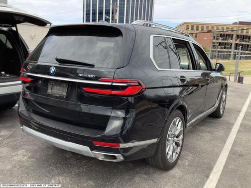 2025 BMW X7 xDrive40i