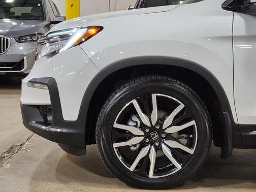 2022 Honda Pilot Touring 8-Passenger