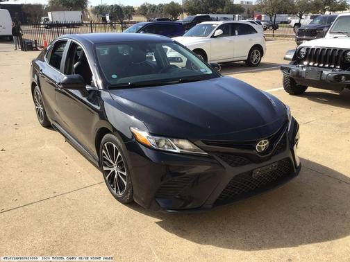 2020 Toyota Camry SE