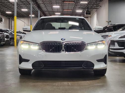 2021 BMW 330 i