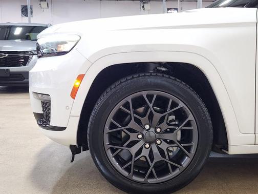 2023 Jeep Grand Cherokee L Summit