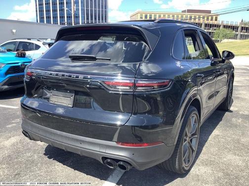 2023 Porsche Cayenne Base (Tiptronic)