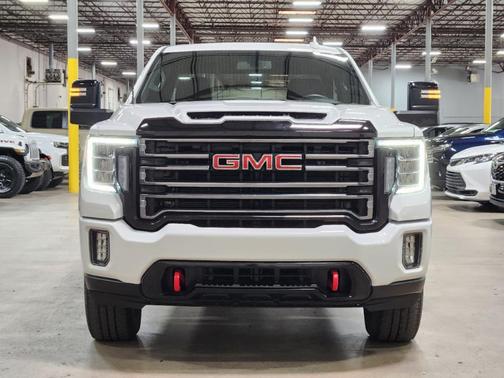White 2023 GMC Sierra 2500 AT4