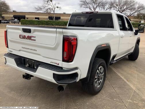 2023 GMC Sierra 2500 AT4