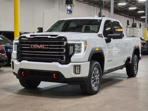 White 2023 GMC Sierra 2500 AT4