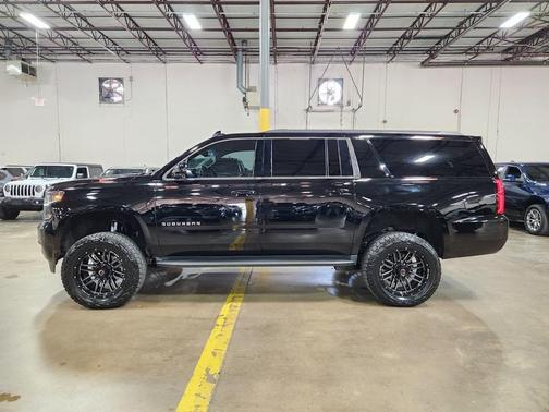 2017 Chevrolet Suburban LS