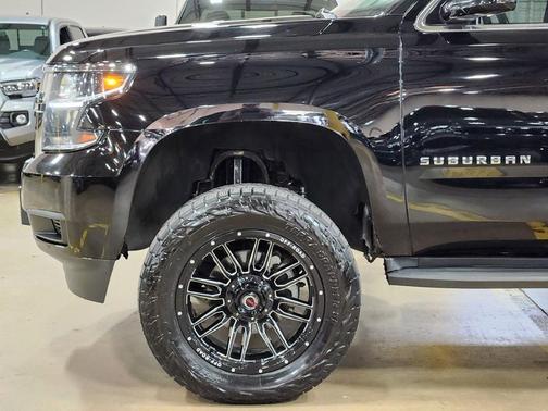 2017 Chevrolet Suburban LS