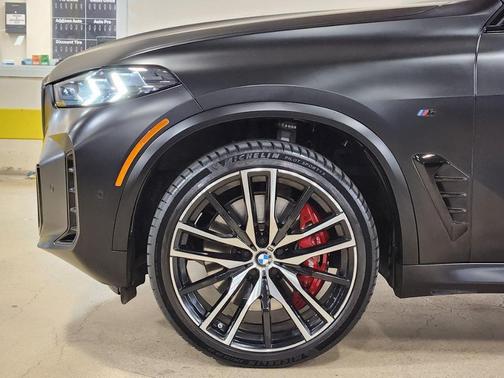 2024 BMW X5 M60i