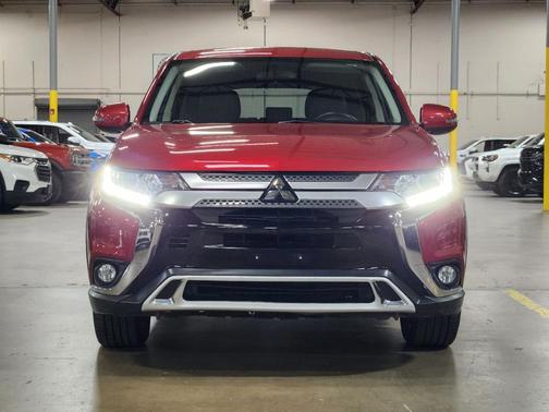 Red 2019 Mitsubishi Outlander SE