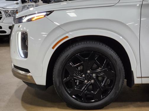 White 2022 Hyundai PALISADE Calligraphy