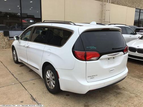 2020 Chrysler Pacifica Touring-L