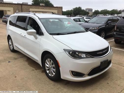 2020 Chrysler Pacifica Touring-L