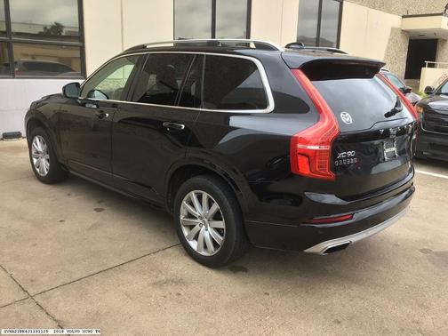 2018 Volvo XC90 T6 Momentum